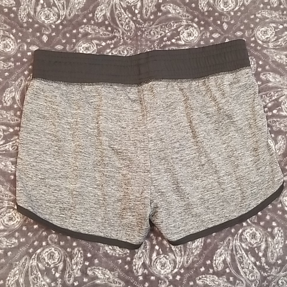 Shorts - Picture 3 of 3